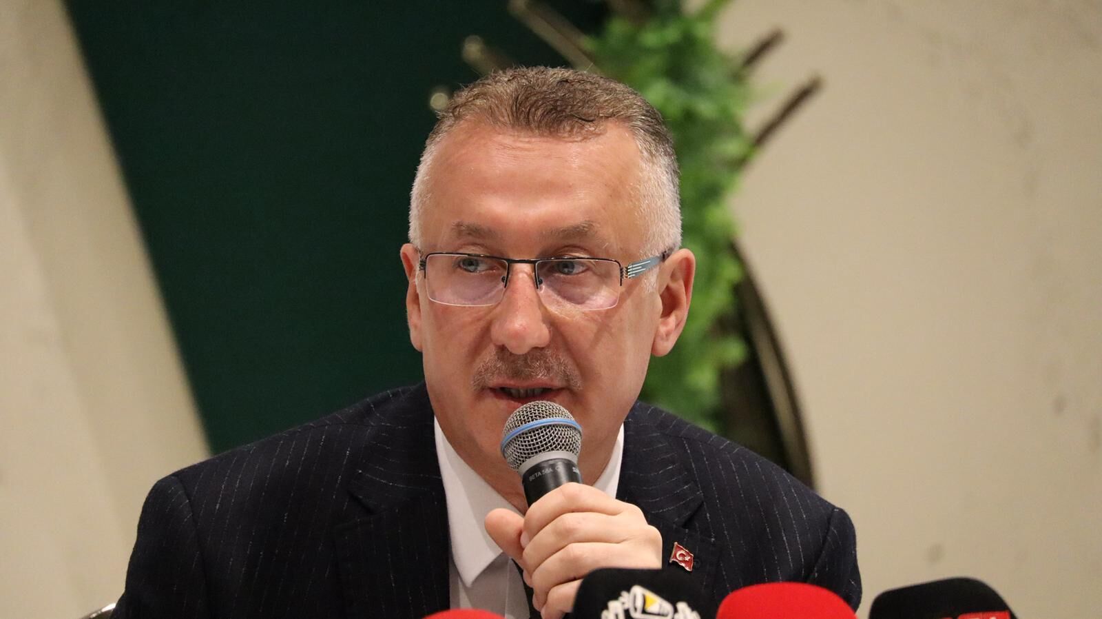 Adapazarı Belediye Başkanı Işıksu, AK Parti’den İstifa Etti