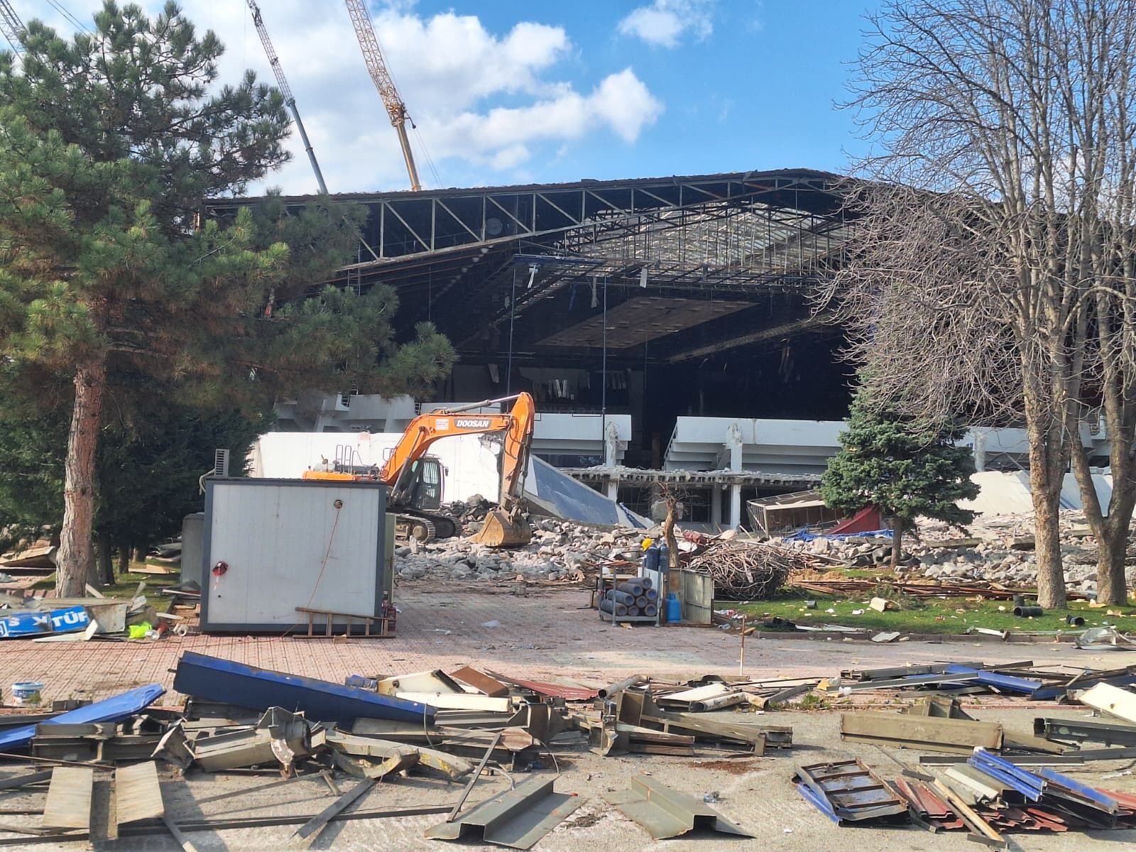 A N K A R A D A S P O R S A L O N U N U N K O N T R O L L U Y I K I M 1232243 366492