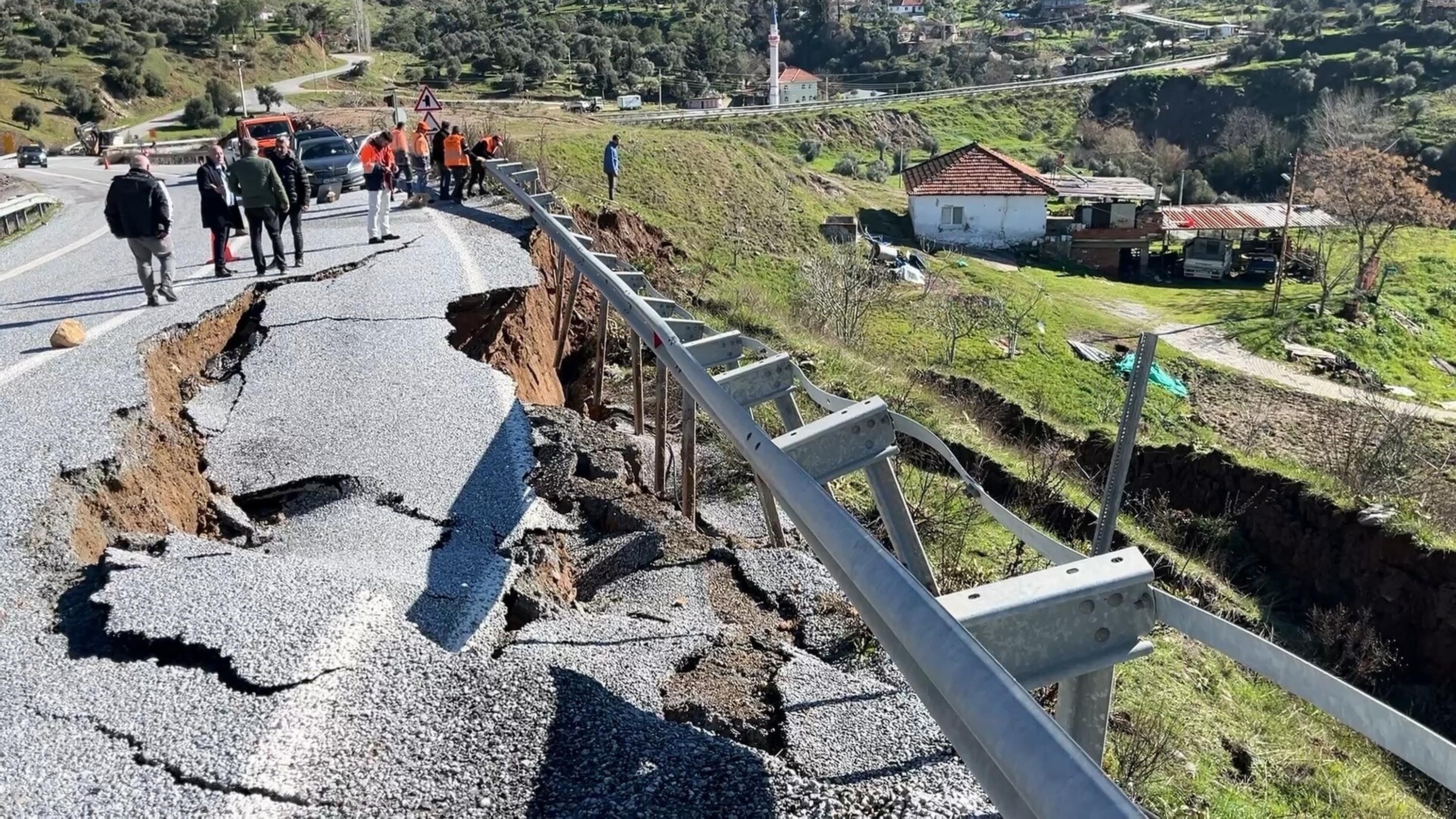 A Y D I N D A T O P R A K K A Y M A S I K A R A Y O L U I K I N 1234461 367116