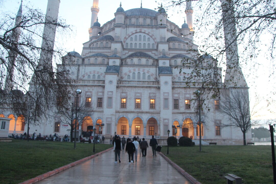 Adanada Sabanci Merkez Camisi’nde Bayra 1221504 363198 (1)