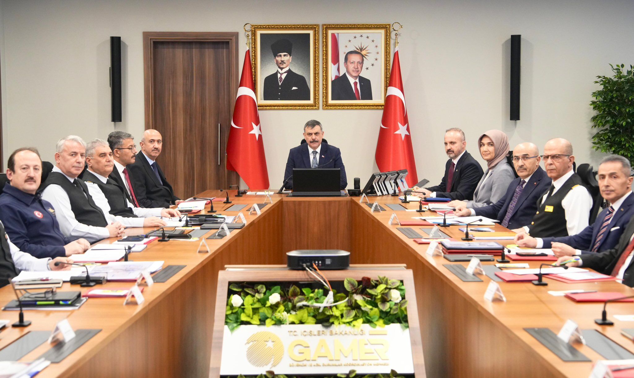 Bakan Çiftçi: Tüm Birimler Teyakkuz Halinde Görev Başında