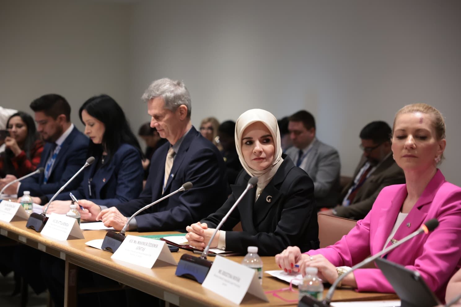 B A K A N G O K T A S T U R K D U N Y A S I’ N I N R E K A B E T G 1206249 358697-1