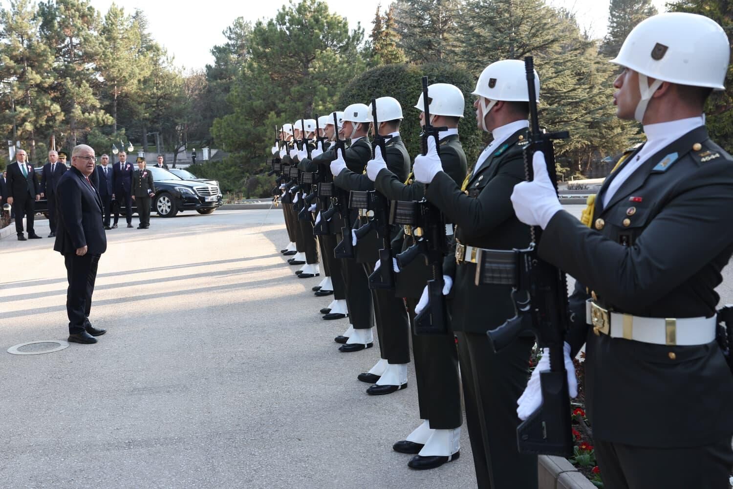 B A K A N G U L E R B E K A M I Z A Y O N E L E B I L E C E K I H L A 1211742 360343