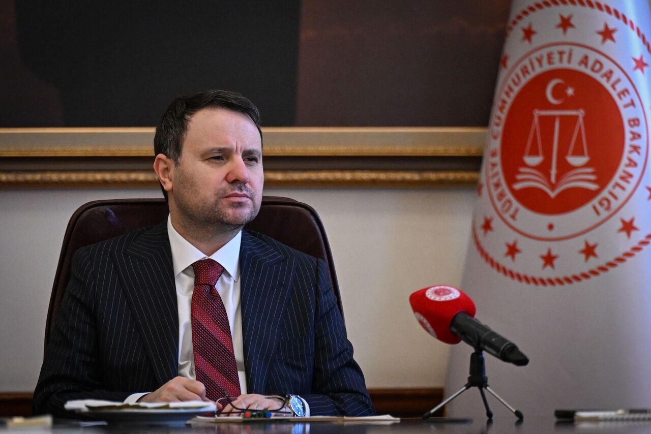 Bakan Gürlek: Ticaret Mahkemesi Başkanlığında 10 Yıl Şartı