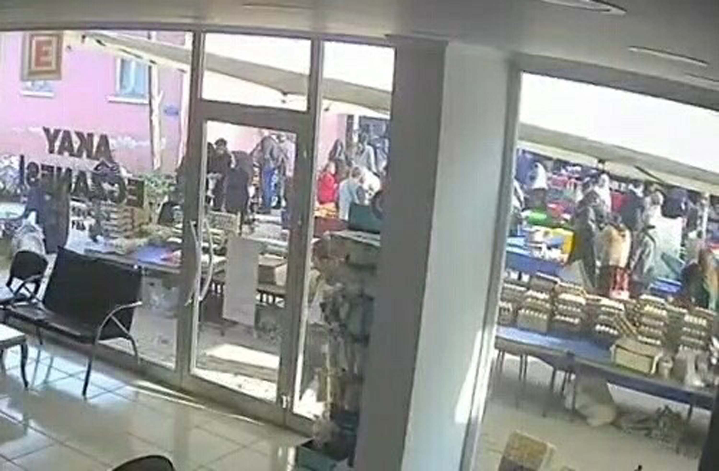 B A Y R A M A L I S V E R I S I N D E K I K A D I N I N A L T I N V E 1220708 362988