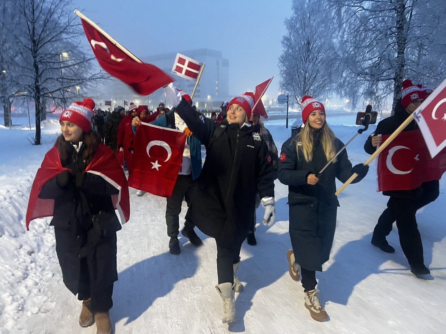 B E N G I S U A V C I’ D A N D U N Y A R E K O R U V E A L T I N M 1196109 355645