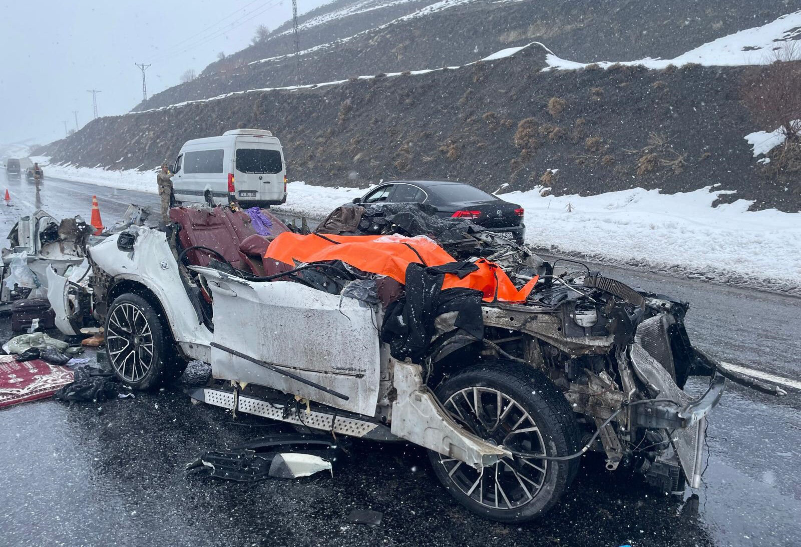 B I T L I S’ T E O T O M O B I L T I R’ A C A R P T I K A R I K O 1212906 360671