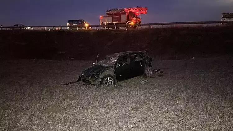 Kütahya’da Bariyerleri Aşan Otomobilin Sürücüsü Hayatını Kaybetti