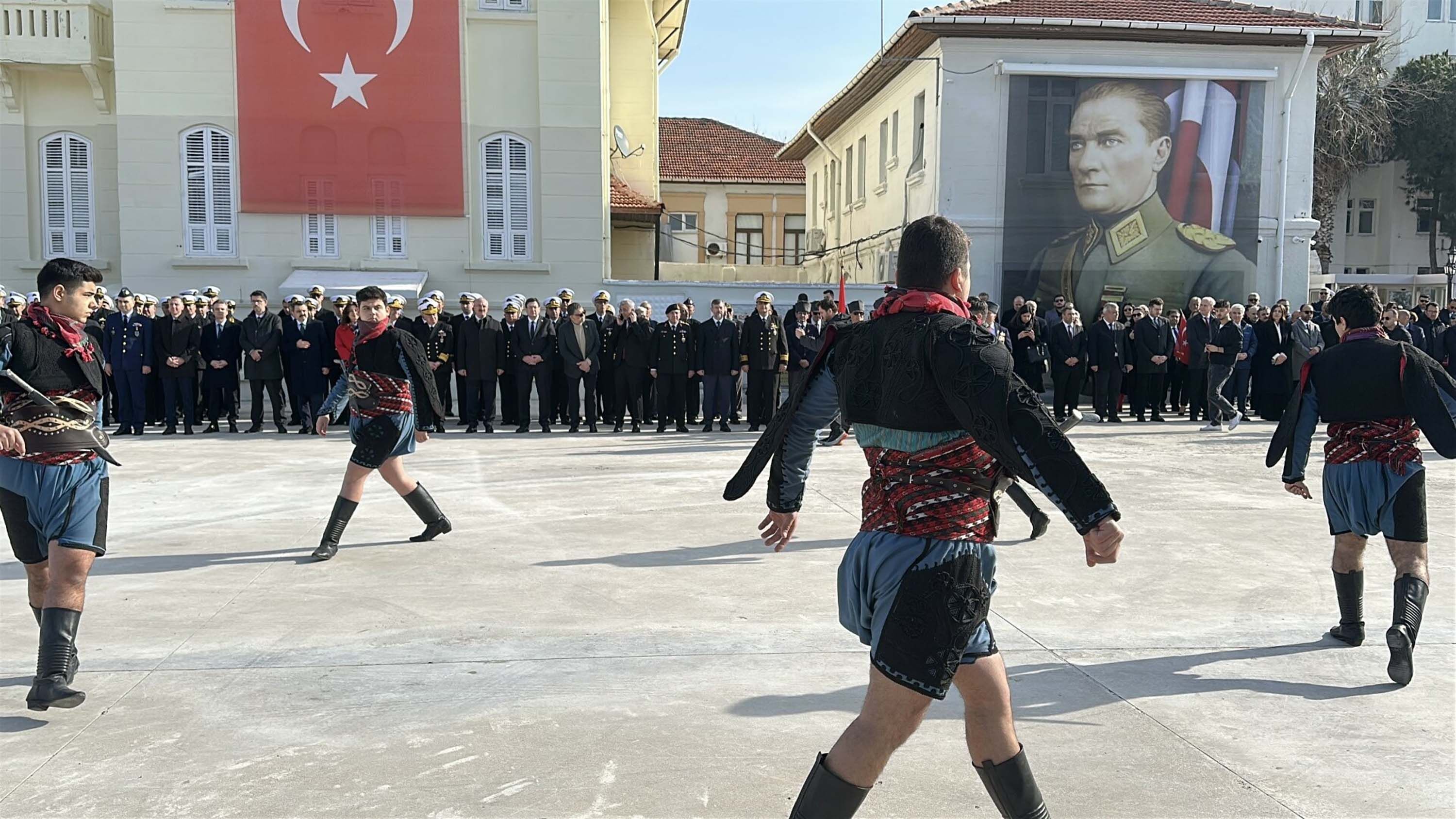 C A N A K K A L E D E N I Z Z A F E R I N I N 111’ I N C I Y I L 1208714 359449