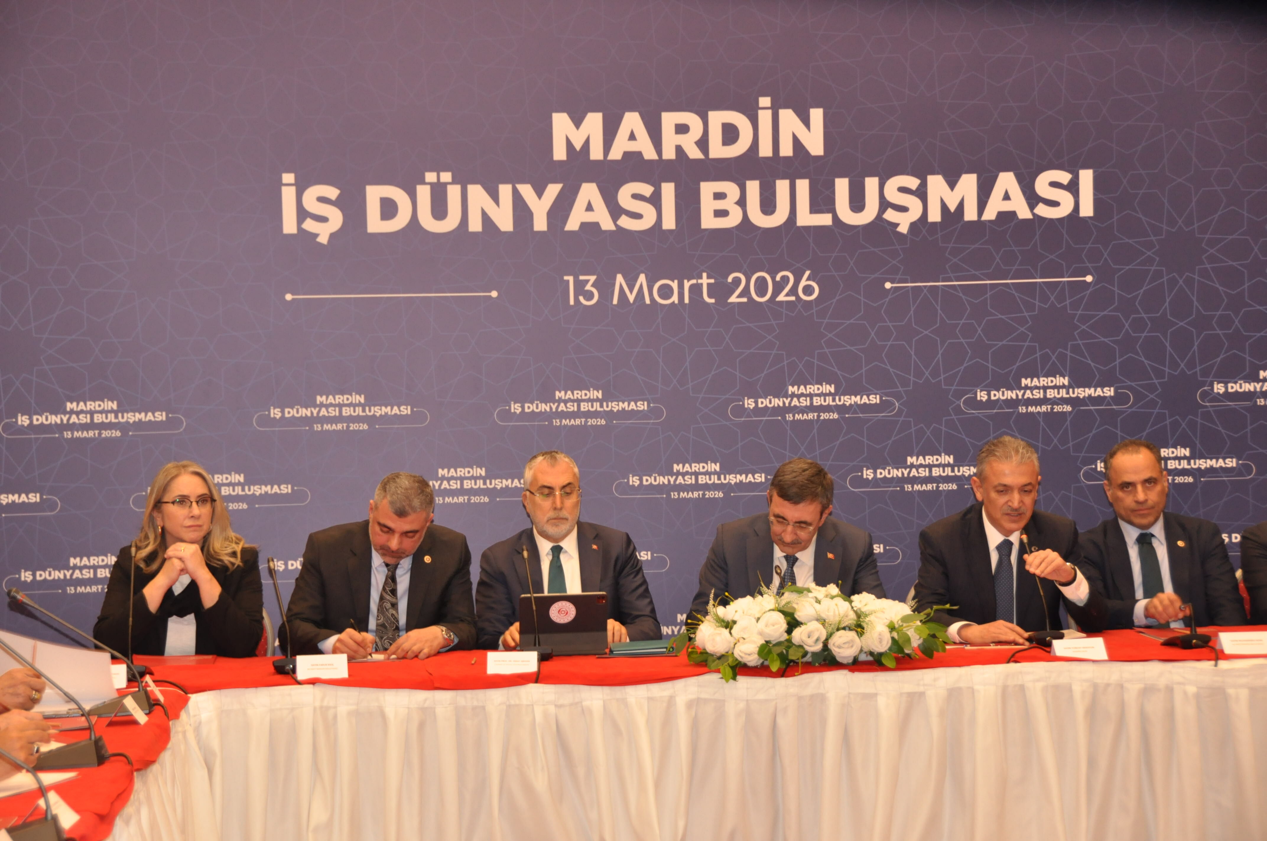 C U M H U R B A S K A N I Y A R D I M C I S I Y I L M A Z T U R K I Y E 1211489 360273