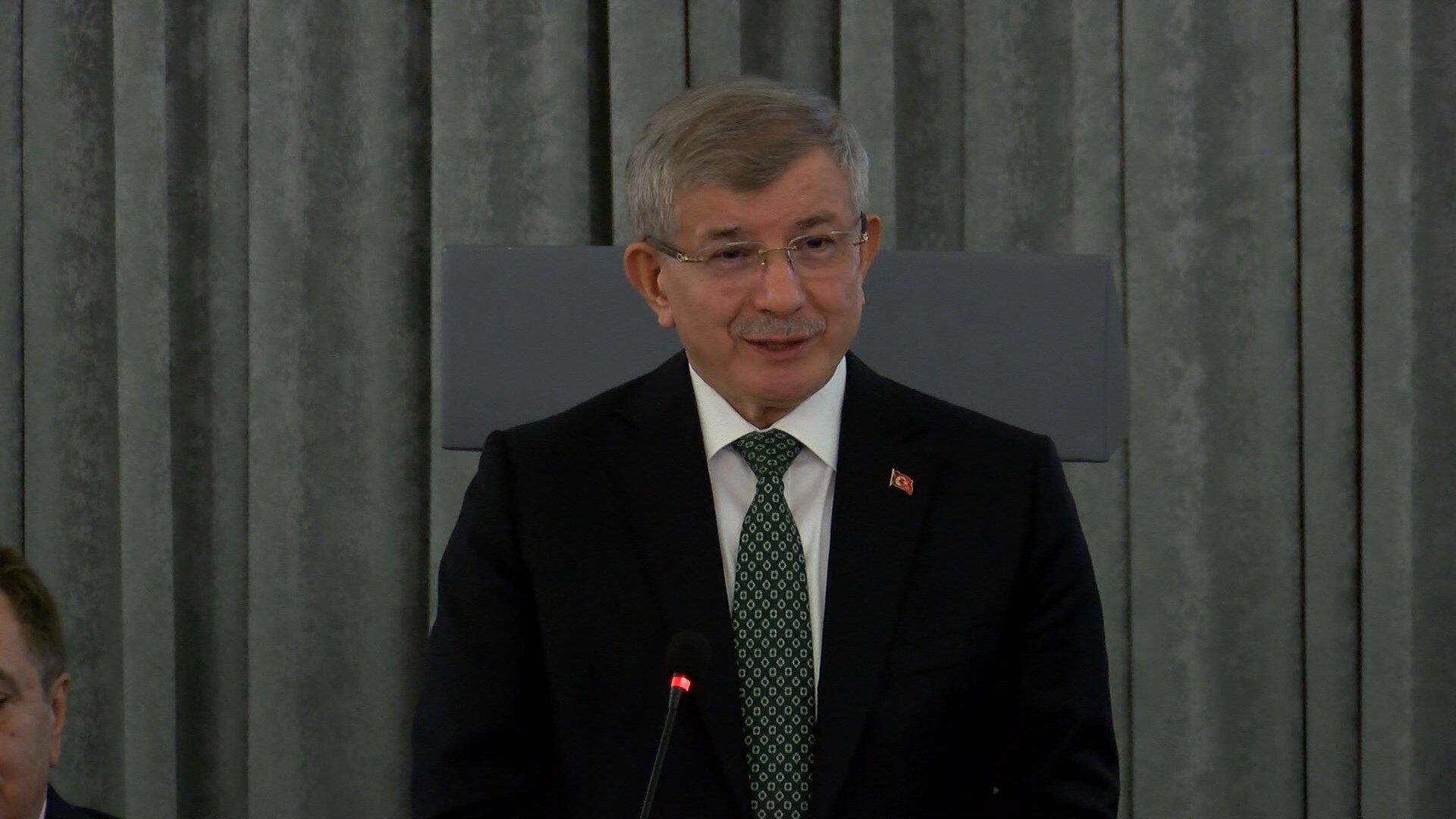 Ahmet Davutoğlu: Uluslararası Sistemde Orman Kanunu Dönemi