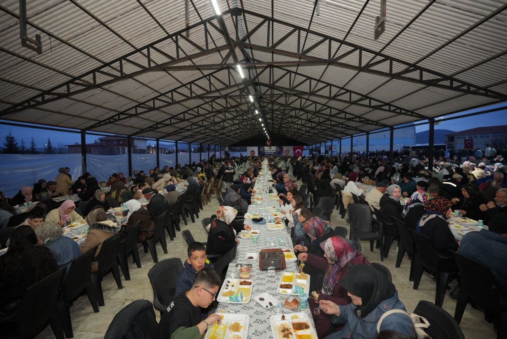 D E S T I C I I S L A M A L E M I N E D I Y O R U Z K I S O K A 1219607 362674