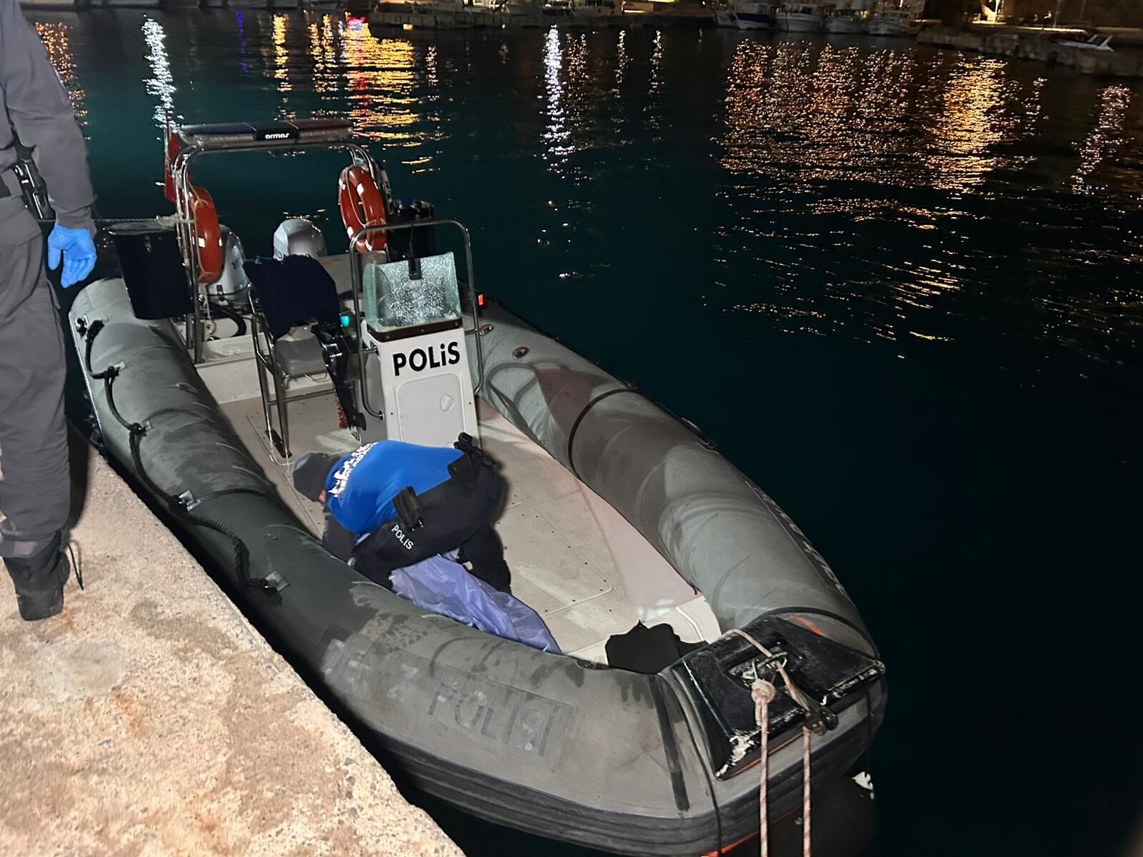 F A L E Z L E R D E N D U S E N K A D I N H A Y A T I N I K A Y B E T T 1214359 361108