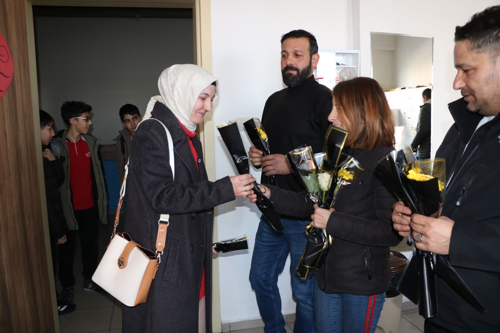 F A T M A N U R O G R E T M E N I N A N I S I N A 650 M E S L E K T 1204964 358292