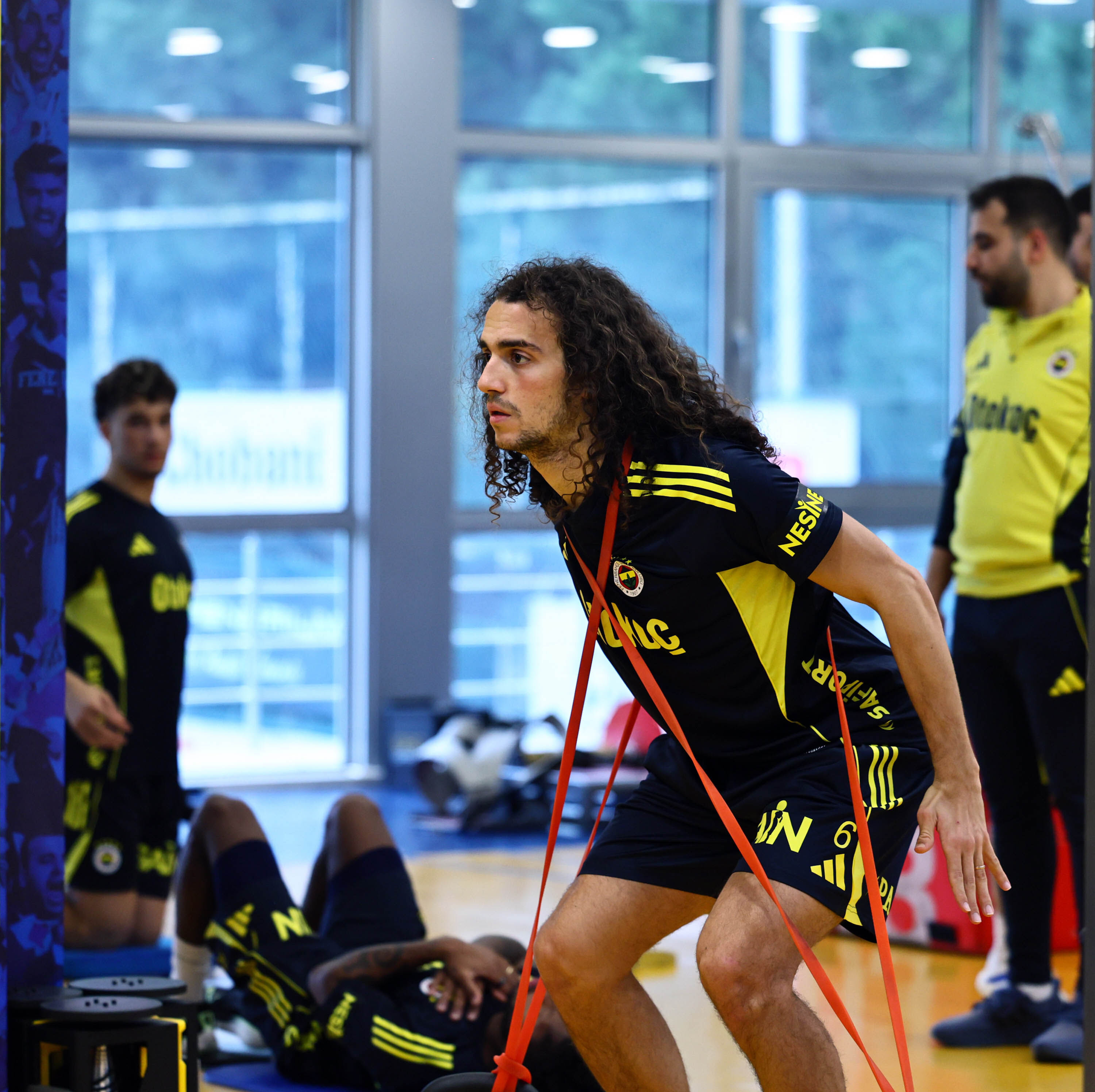 F E N E R B A H C E G U N U C I F T A N T R E N M A N L A T A M A M L 1225960 364554