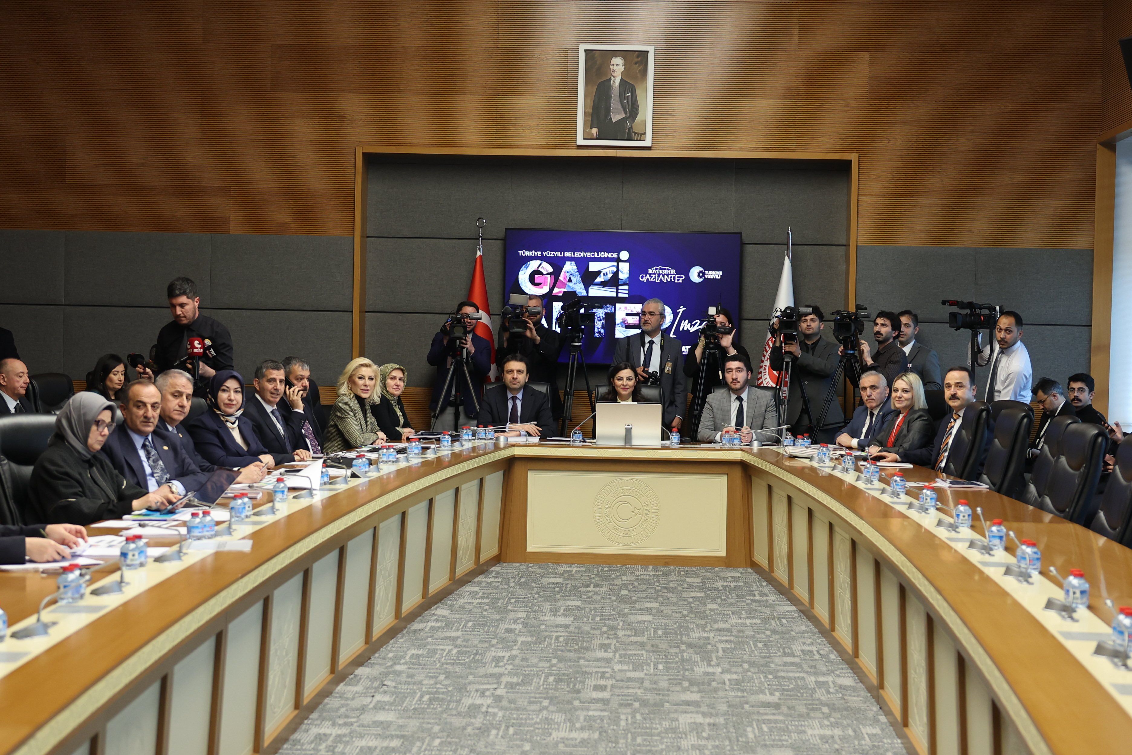 Fatma Şahin:  Bir Çocuğa Park, Sosyal Donatı Ve Spor Yapacağı Alanlar Lazım