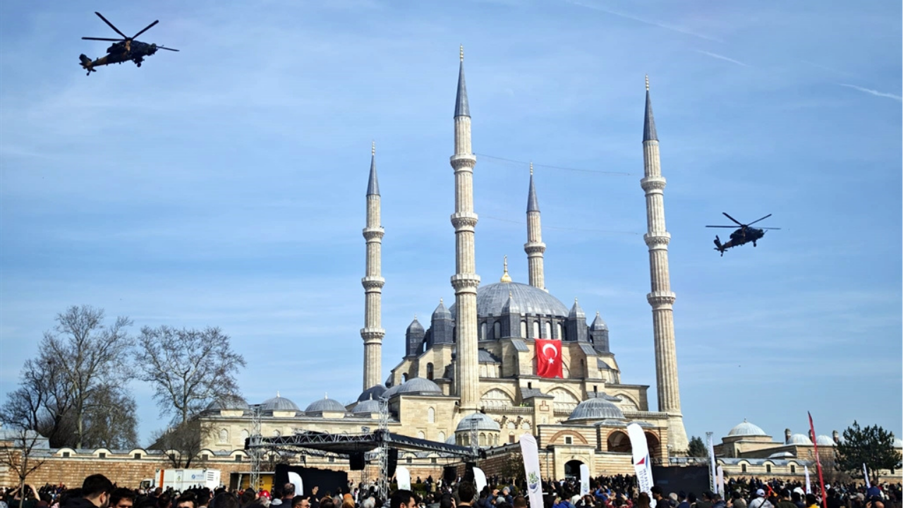 Edirne’de Balkan Şehitleri Anısına Gökyüzünde Saygı Uçuşu