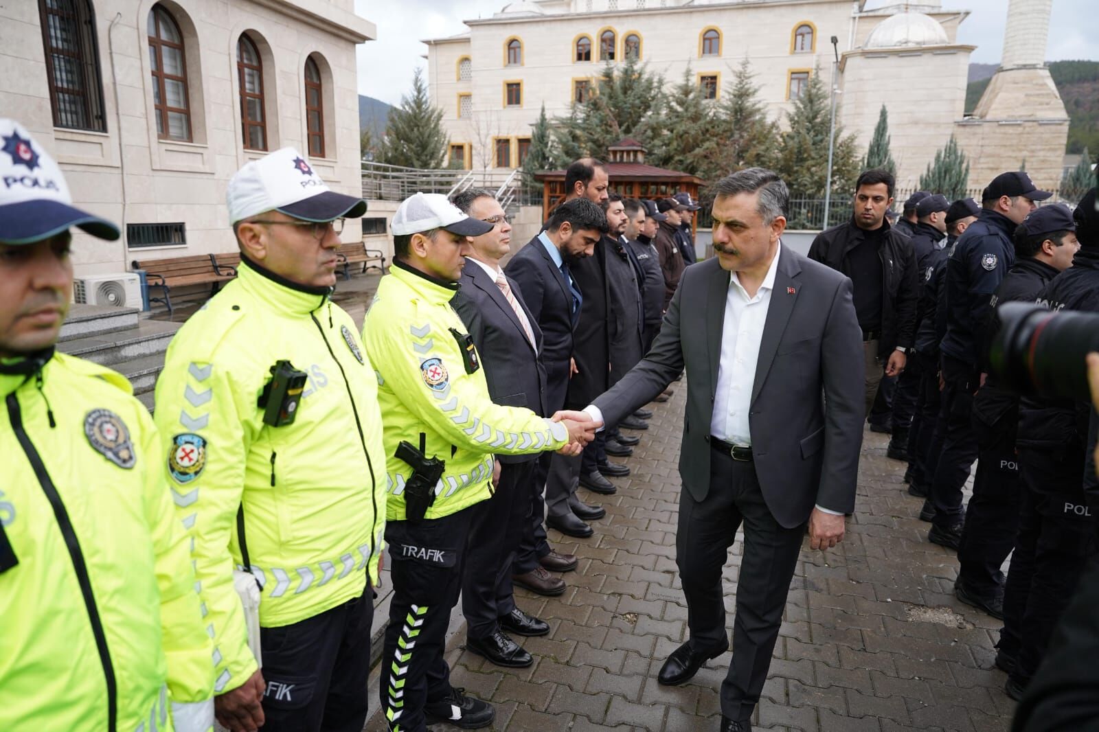 İçişleri Bakanı Çiftçi Kızılcahamam’da Polislerle Bayramlaştı