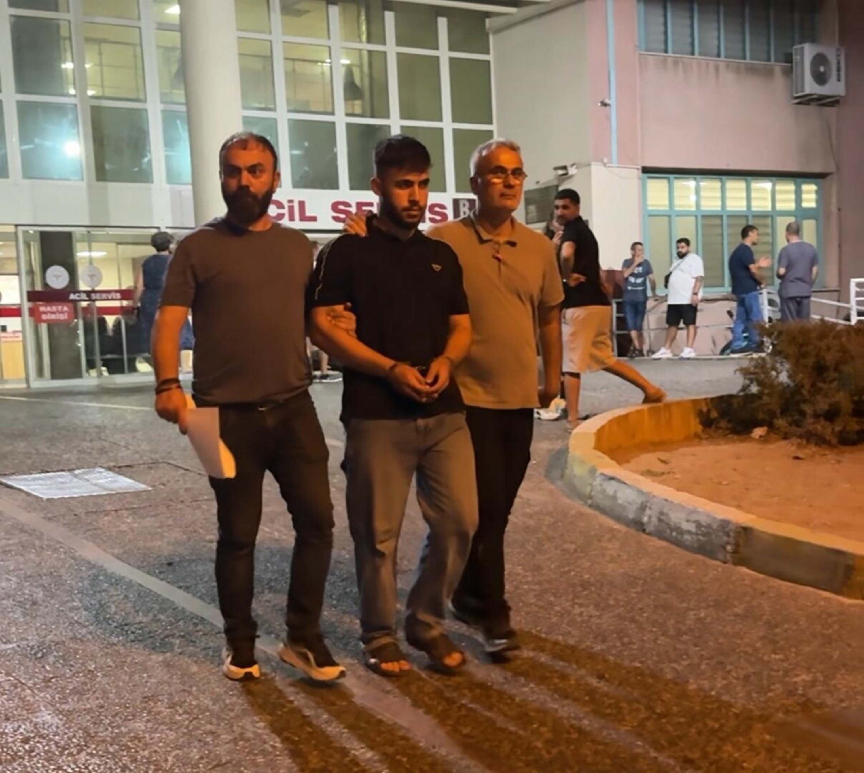 I L K I F A D E S I N D E T E S L I M E Y I O L U B U L D U M D 1209529 359694