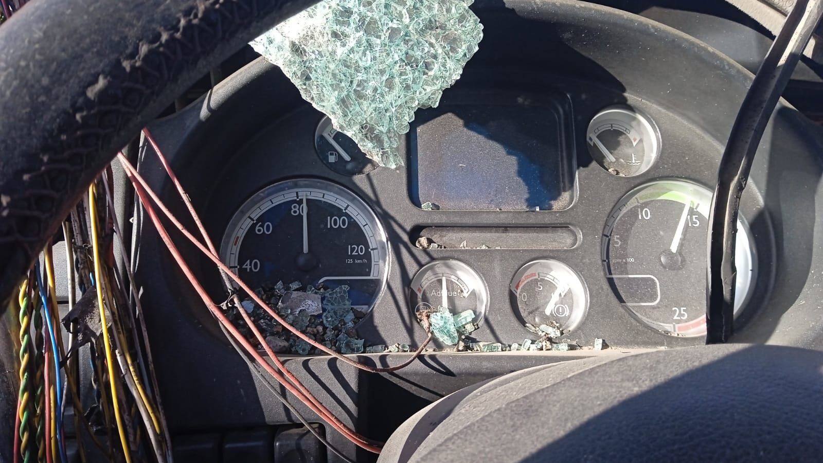 I S R A I L F U Z E S I N I N T I R’ I N A I S A B E T E T M E S I S 1213937 360973