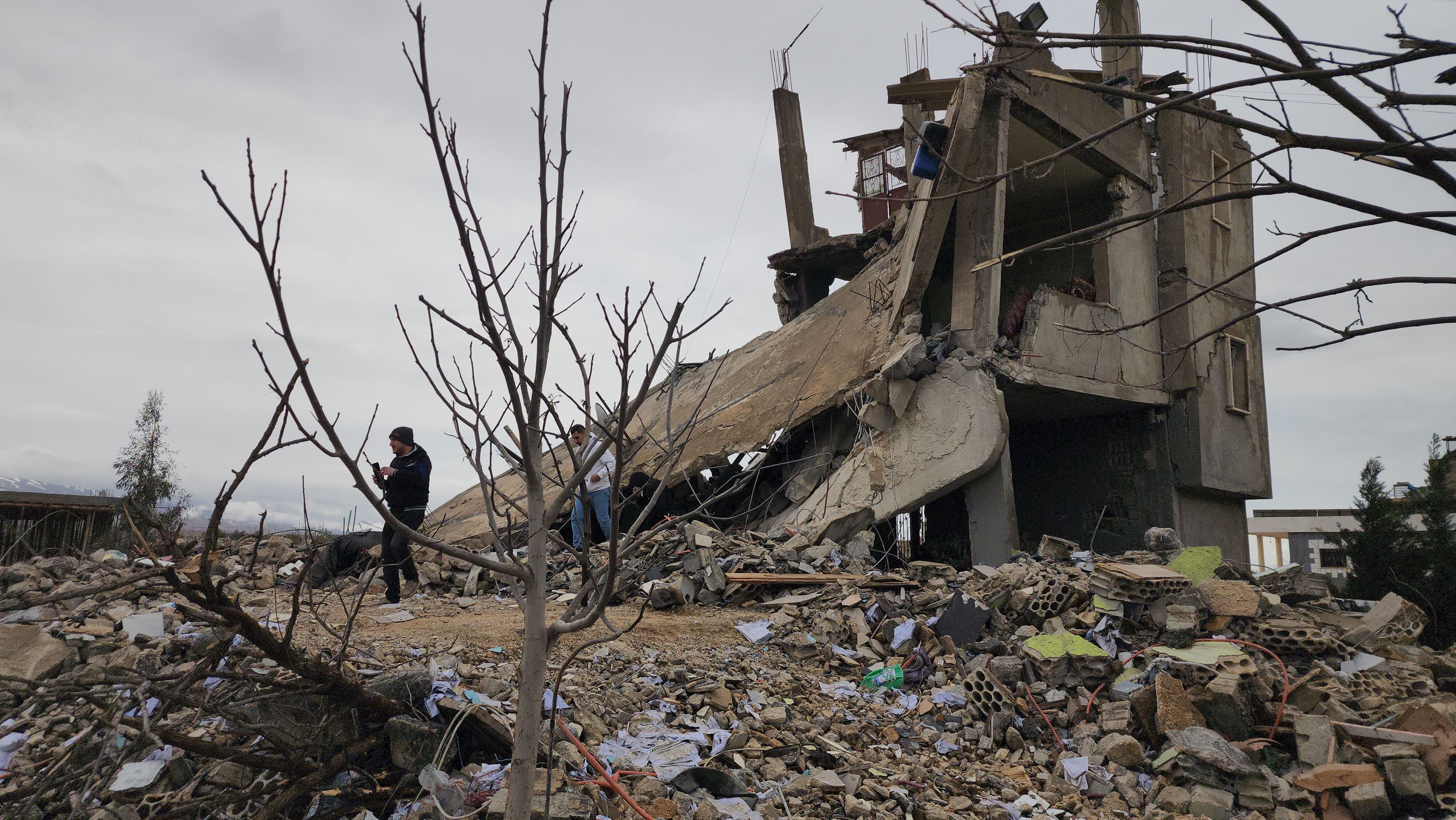 I S R A I L I N L U B N A N A D U Z E N L E D I G I S A L D I R I L A 1221913 363330