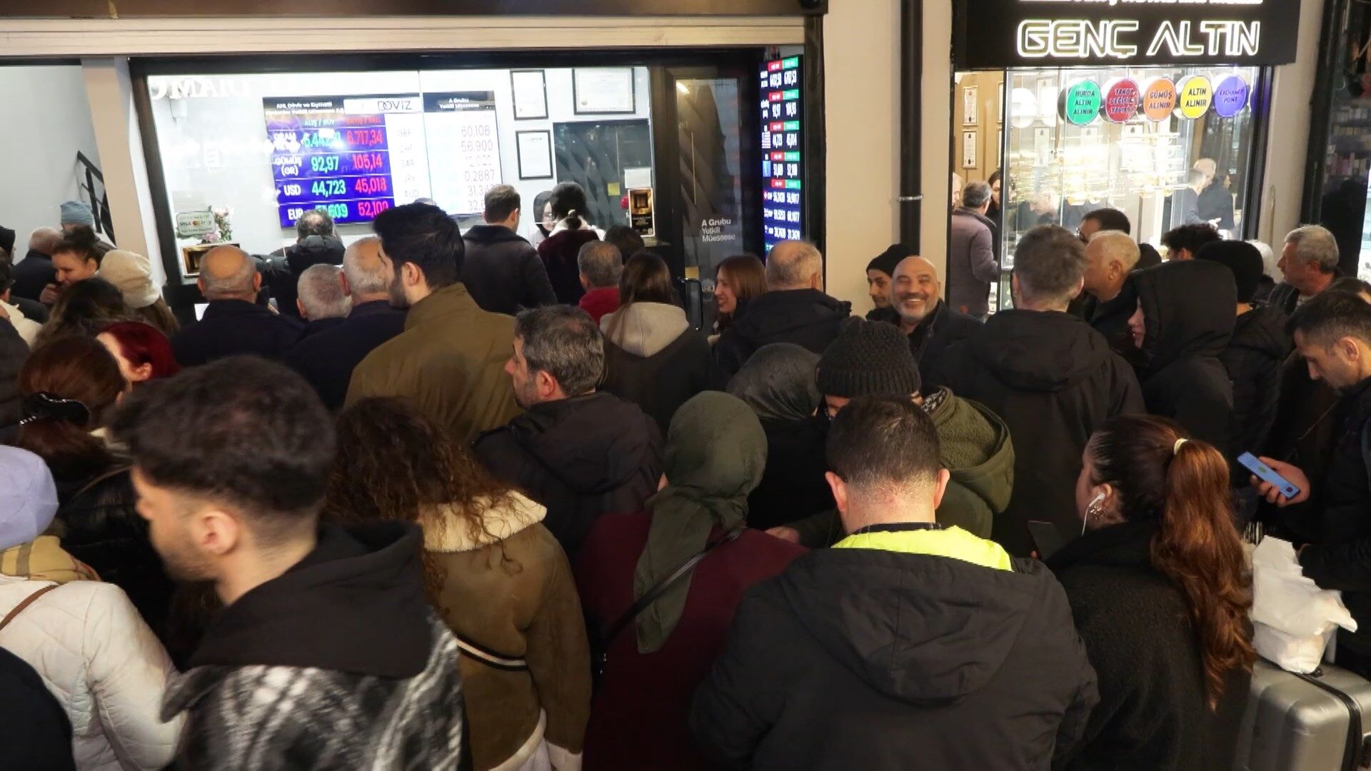 I S T A N B U L – A L T I N F I Y A T L A R I N D A K I D U S U S K A 1225799 364495