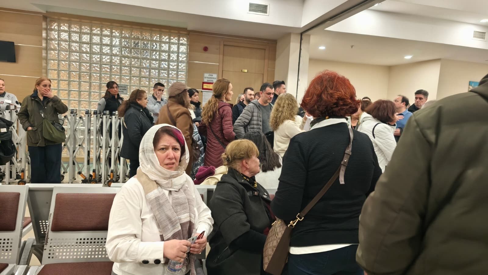 I S T A N B U L B A G D A T C A D D E S I N D E K I K A Z A D A B E 1227335 365029