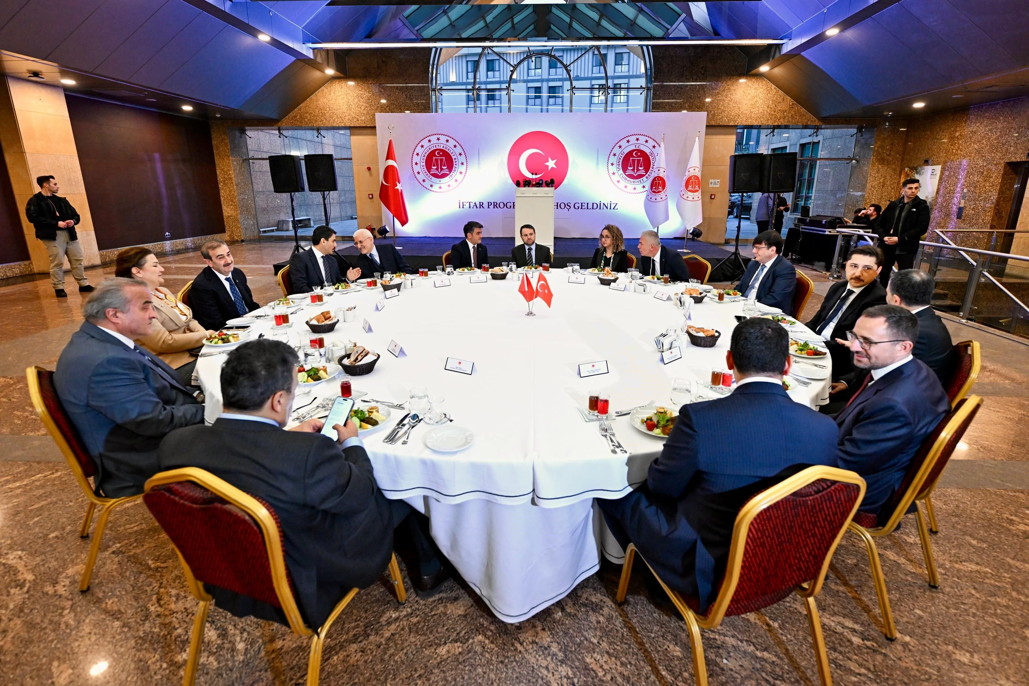 I S T A N B U L B A K A N G U R L E K I N S A N L A R S U R E C I 1211768 360351