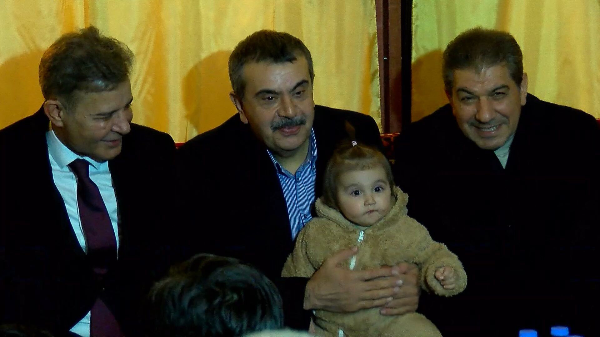 I S T A N B U L B A K A N T E K I N C U M H U R B A S K A N I M I Z 1192216 354325