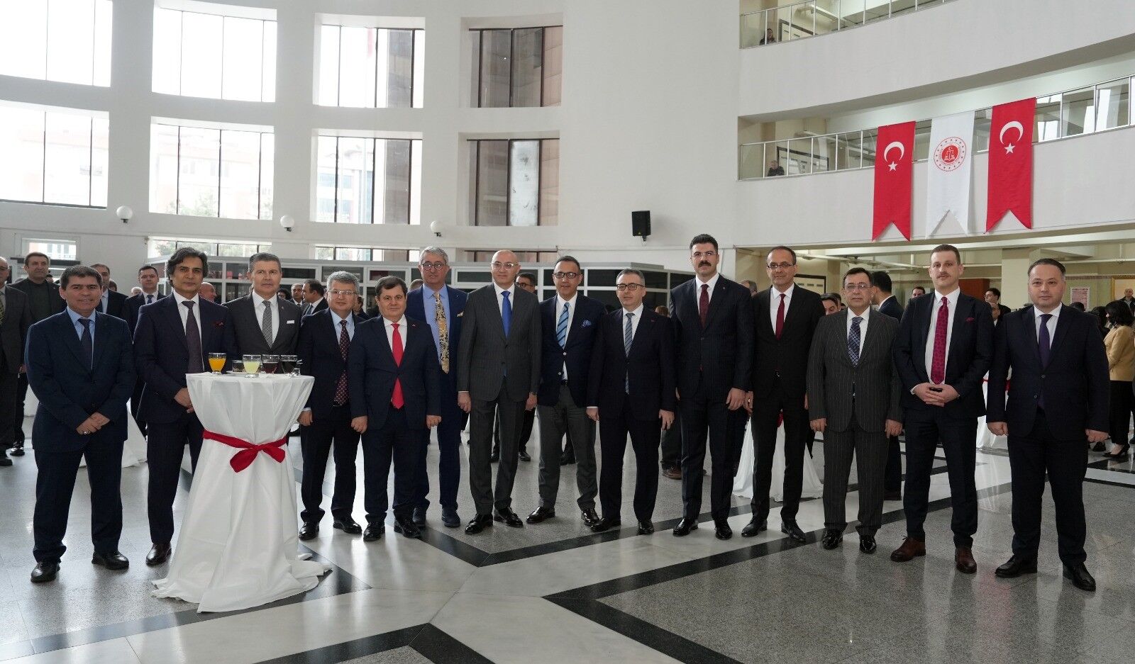 I S T A N B U L B A K I R K O Y A D L I Y E S I’ N D E B A Y R A M L 1225917 364533