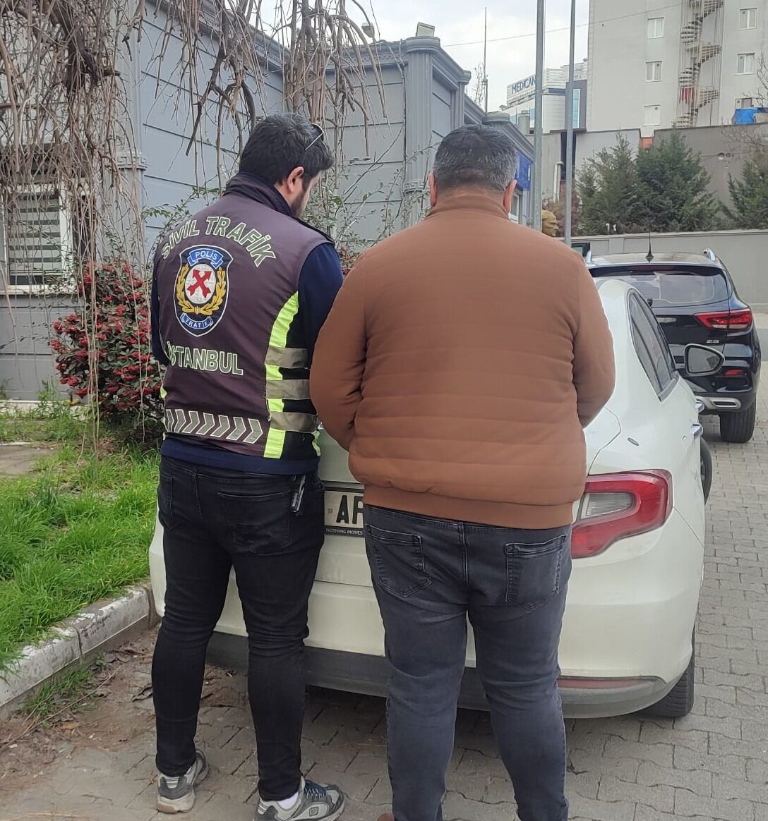 I S T A N B U L B E Y L I K D U Z U N D E A R A C I N O N U N U K E 1200917 357152