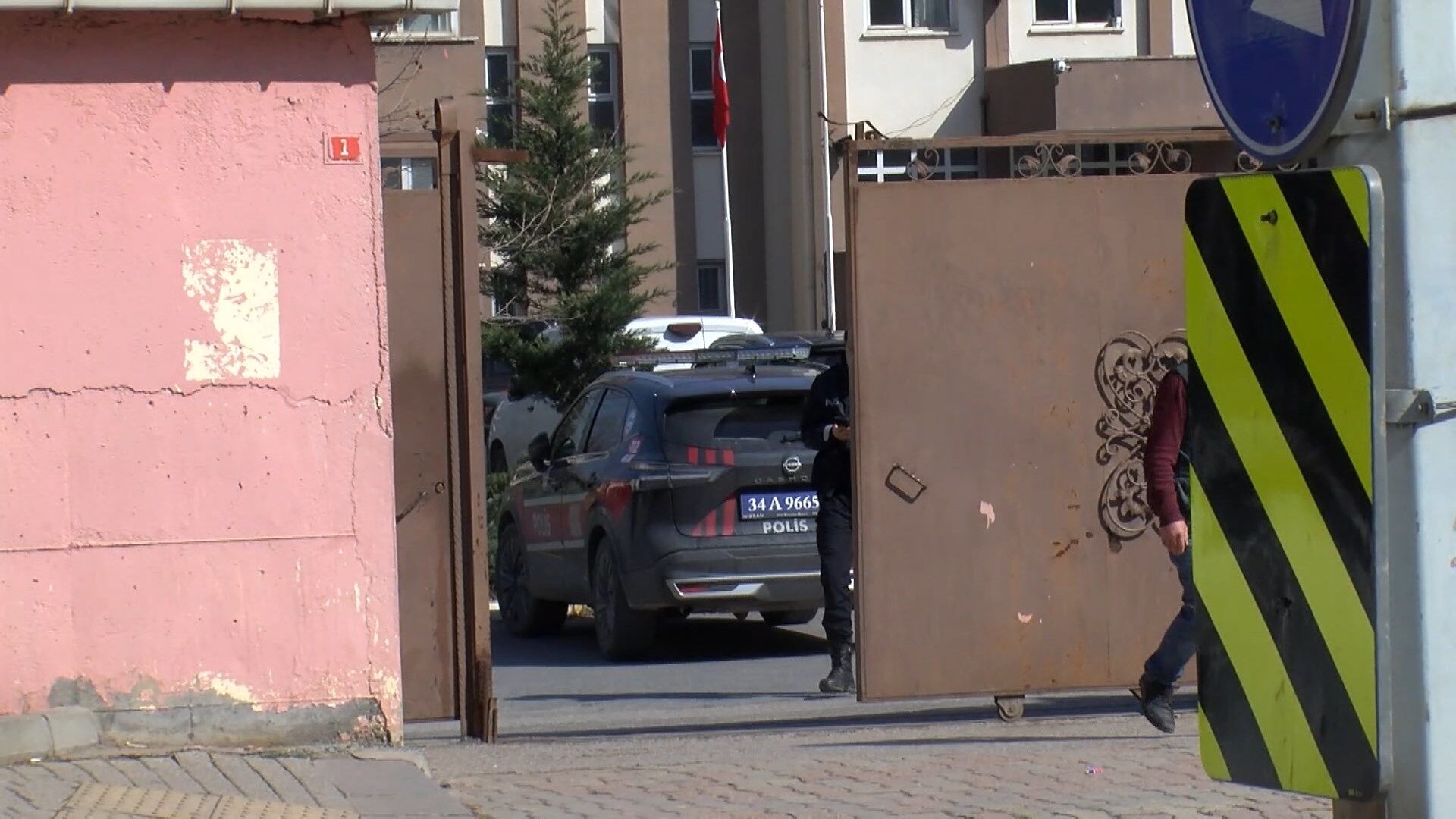 I S T A N B U L C E K M E K O Y D E L I S E O G R E N C I S I N I N 1193281 354568