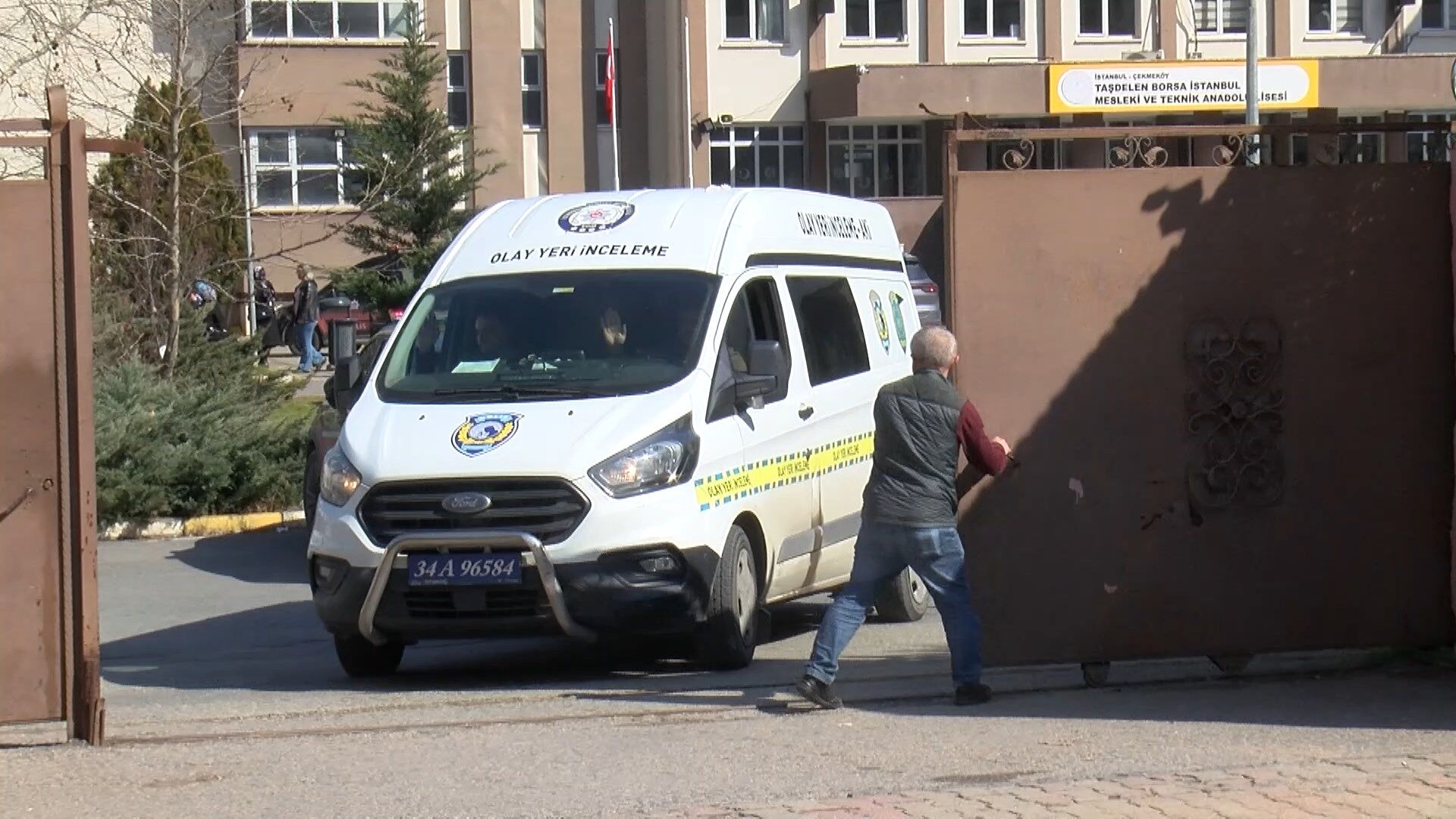 I S T A N B U L C E K M E K O Y D E L I S E O G R E N C I S I N I N 1193282 354568