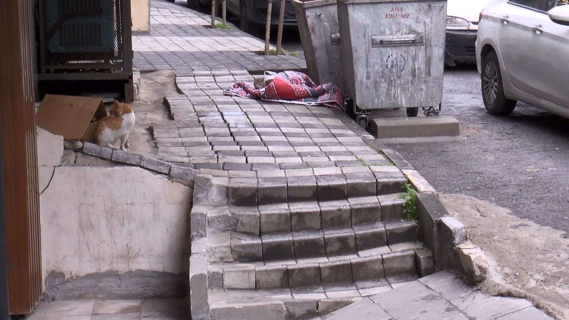 I S T A N B U L E Y U P S U L T A N’ D A B I N A N I N 3’ U N C U 1226823 364852