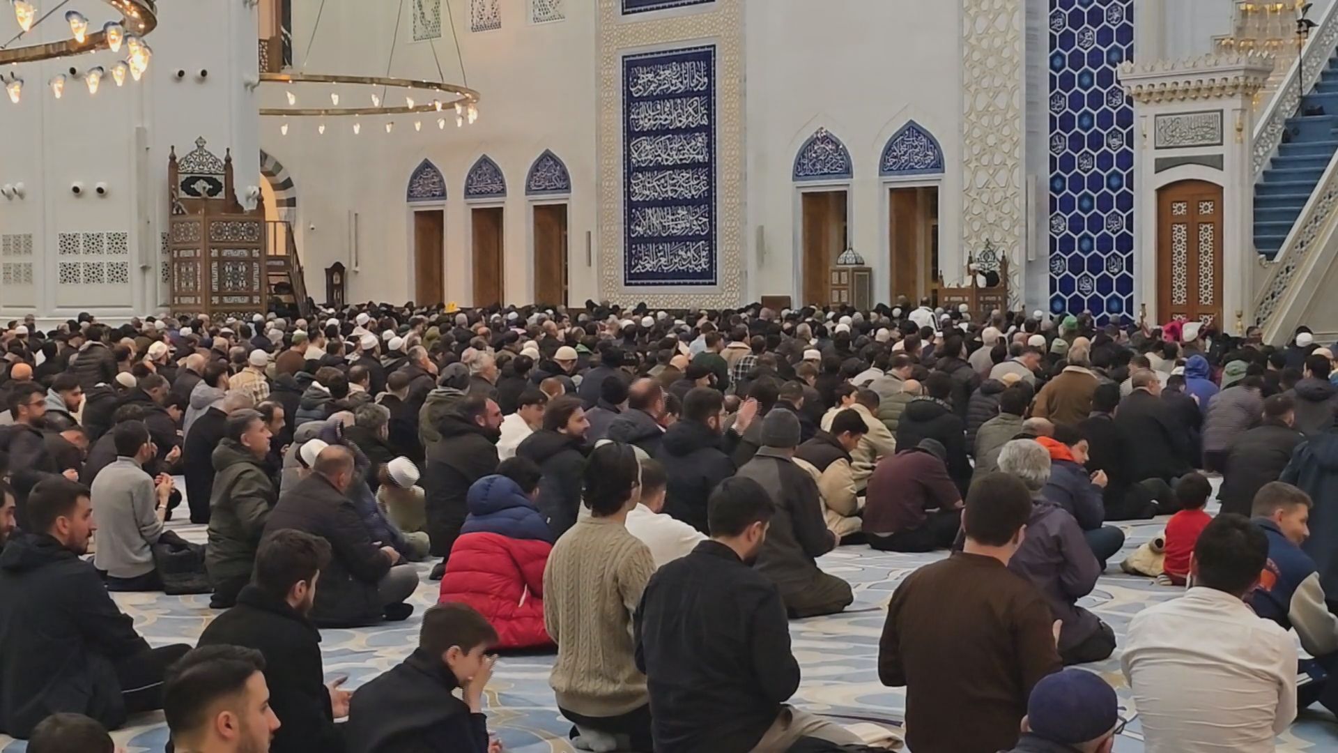 I S T A N B U L I S T A N B U L D A K A D I R G E C E S I I D R A 1215988 361577