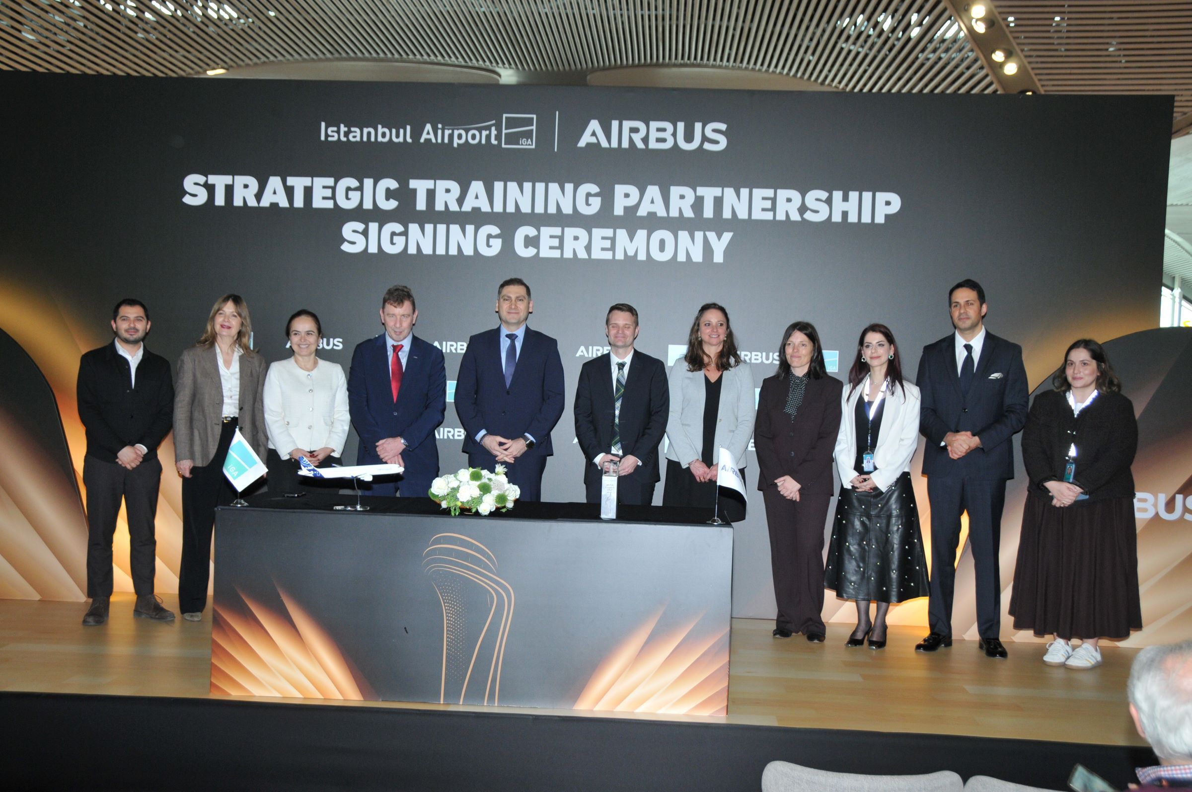 I S T A N B U L I S T A N B U L H A V A L I M A N I I S L E T M E C 1194660 355157