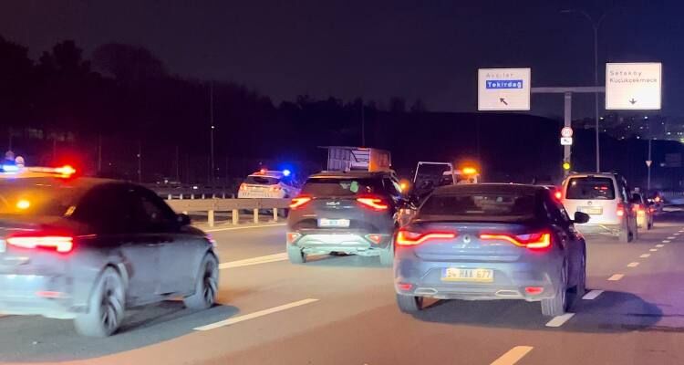 I S T A N B U L K U C U K C E K M E C E’ D E Z I N C I R L E M E K A Z 1193484 354776