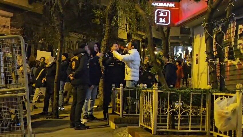 I S T A N B U L O Y U N C U U F U K B A Y R A K T A R I L E 8 M A 1204039 357995