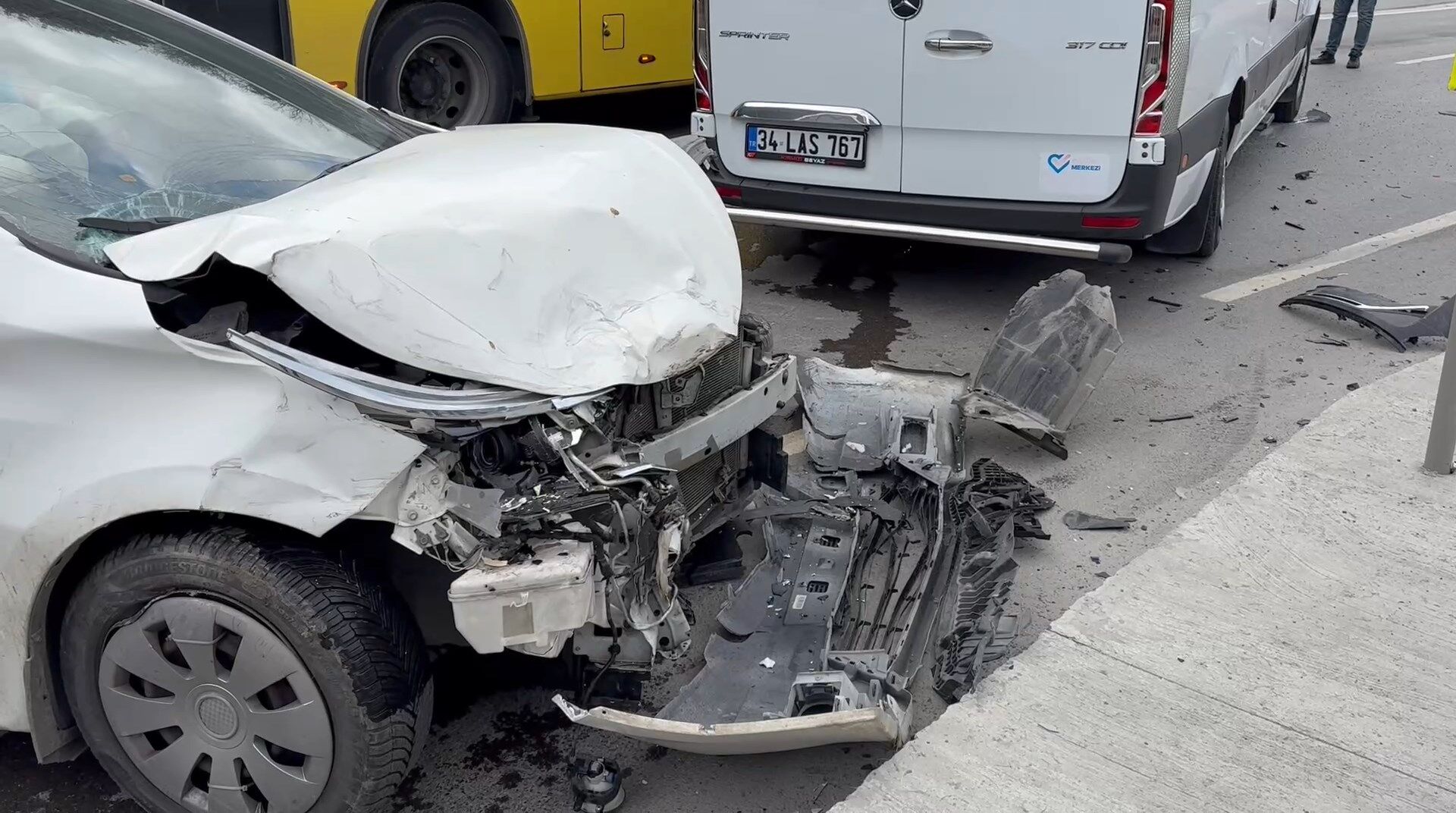 I S T A N B U L S A R I Y E R D E 4 A R A C I N K A R I S T I G I 1204283 358071