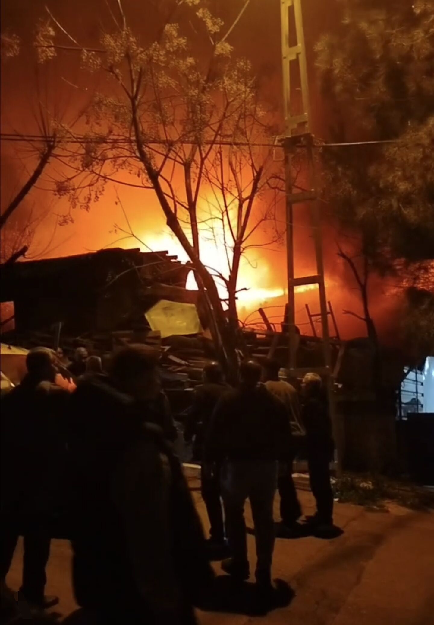 I S T A N B U L T U Z L A D A 2 G E C E K O N D U A L E V A L E 1215925 361568