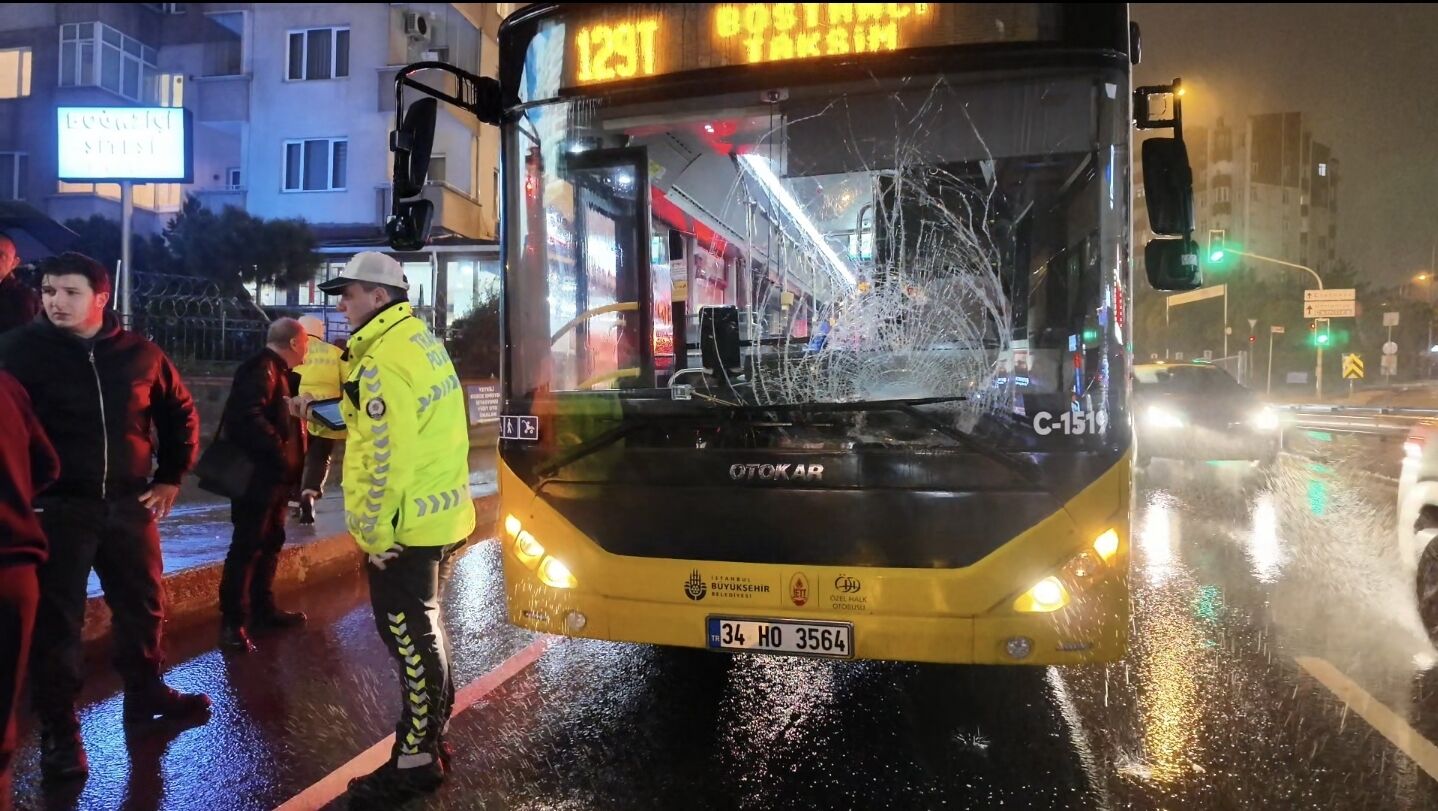 I S T A N B U L U S K U D A R D A K I R M I Z I I S I K T A Y O L 1236917 367856