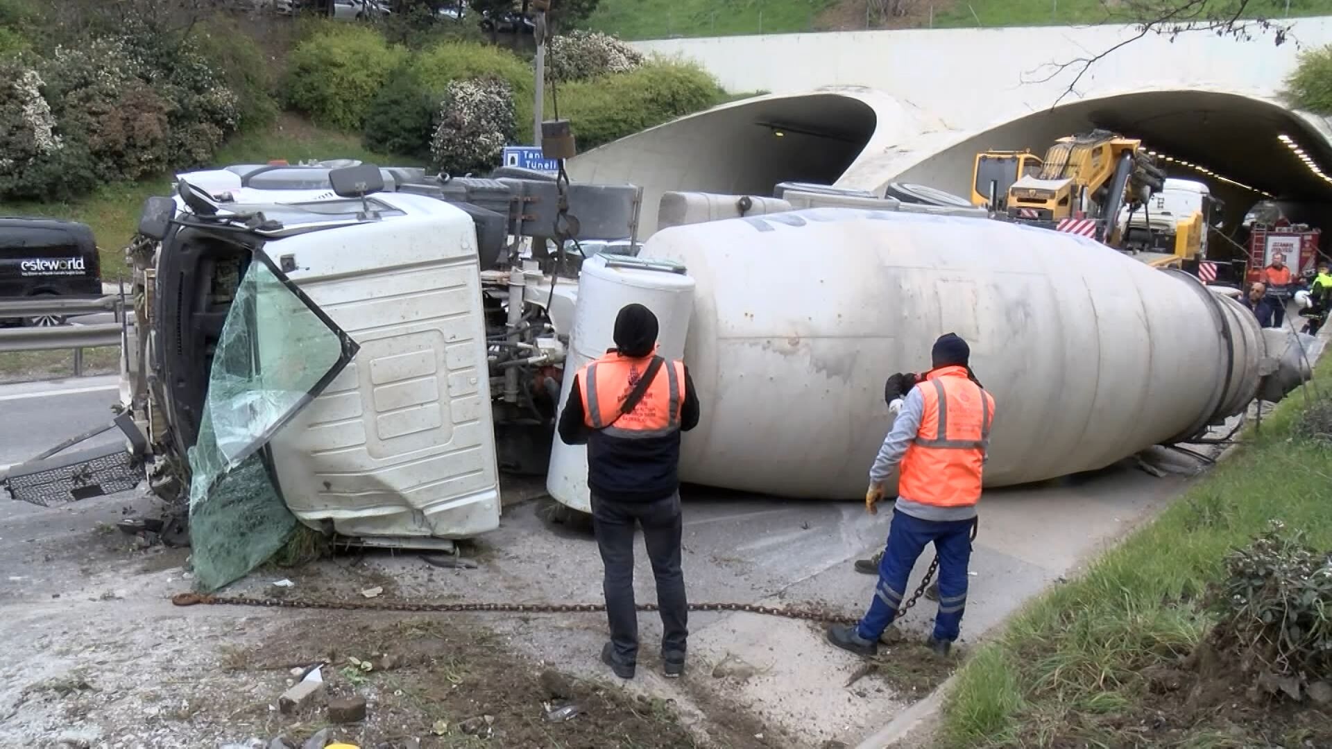 I S T A N B U L U S K U D A R’ D A L A S T I G I P A T L A Y A N B 1215541 361445