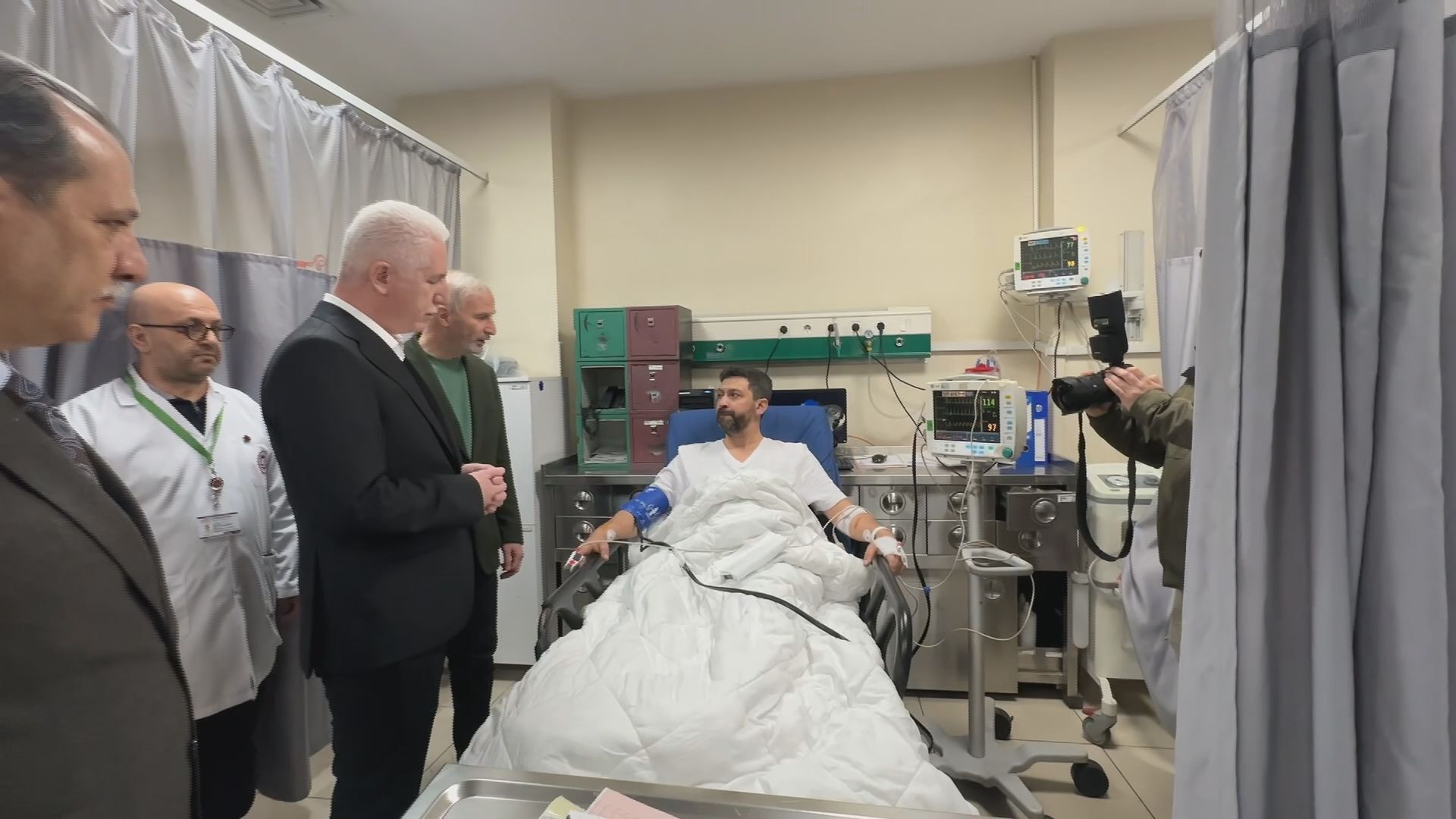 İstanbul Valisi Davut Gül  Fatih’te Çöken Binalardan Kurtarılan Yaralıları Ziyaret Etti