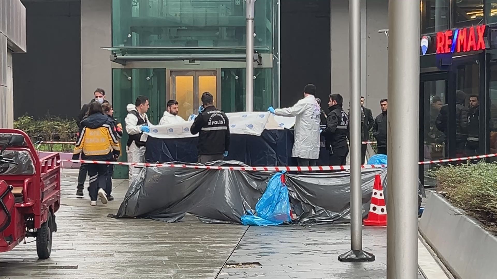 I S T A N B U L Y A P I M C I E R O L K O S E S A R I Y E R D E 1 1225827 364473