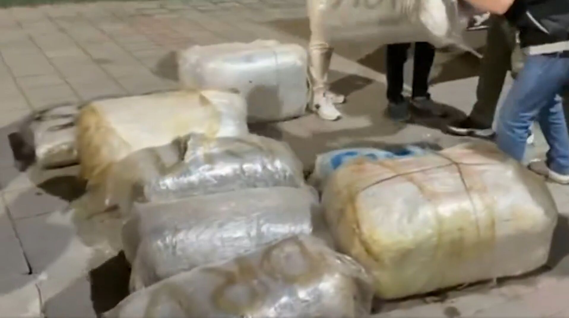 I Z M I R D E 13 T O N U Y U S T U R U C U M A D D E E L E G E 1207459 359060