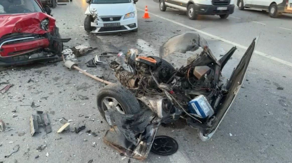 I Z M I R’ D E U C A R A C I N K A R I S T I G I Z I N C I R L E M E 1204410 358135