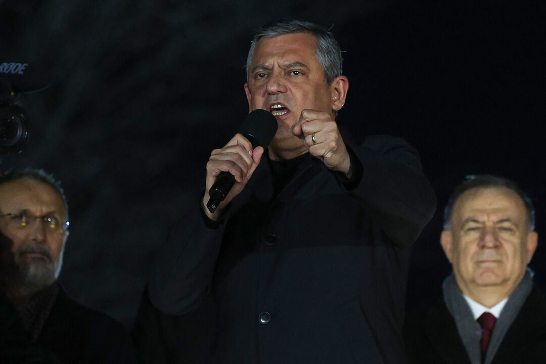 Özgür Özel Eyüpsultan’da Vatandaşlara Seslendi