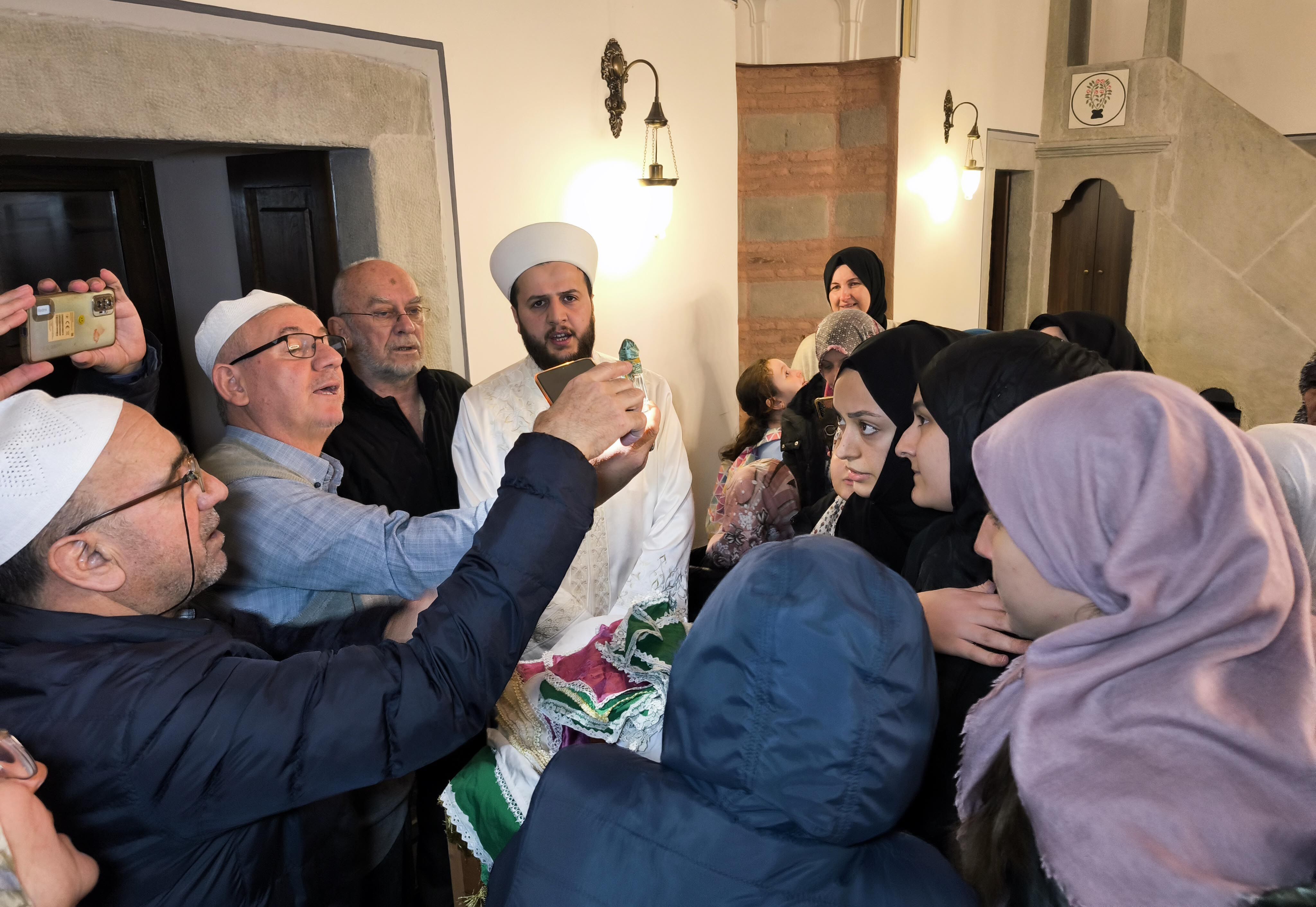 K A D I R G E C E S I N D E T A R I H I C A M I D E S A K A L I S 1215982 361578