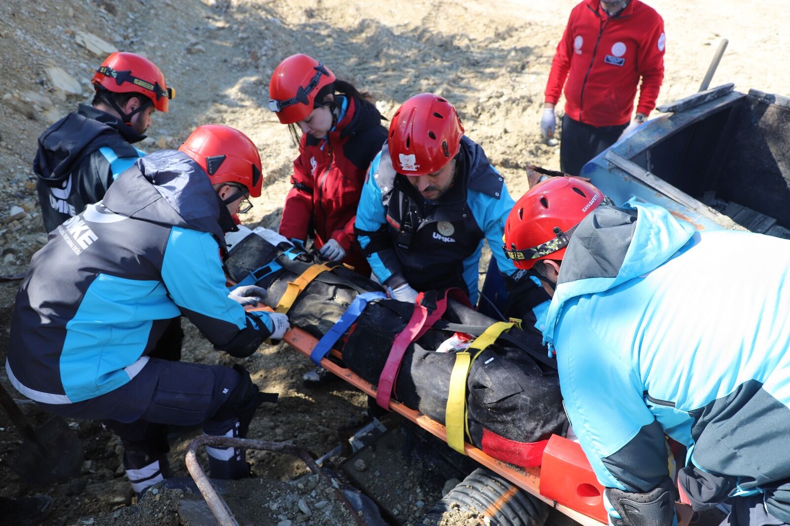 K A S T A M O N U D A H E Y E L A N T A T B I K A T I 1233793 366941