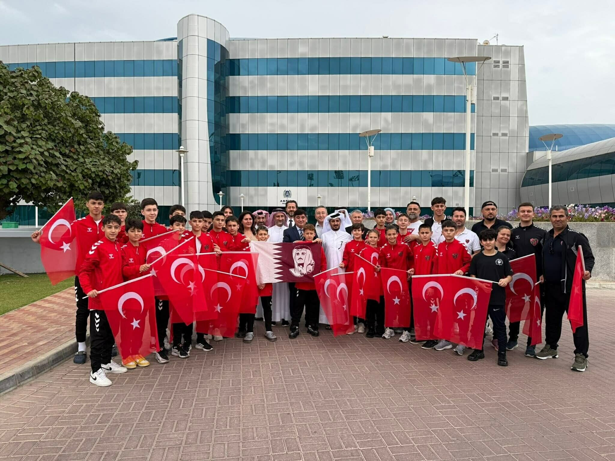 Katar’da Mahsur Kalan Sporcular Türkiye’ye Dönüşe Başladı